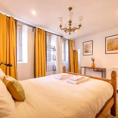 Couette-café Lx Design Near Congress Center 4*